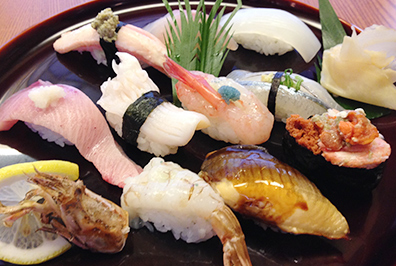 寿司10貫盛りの写真
